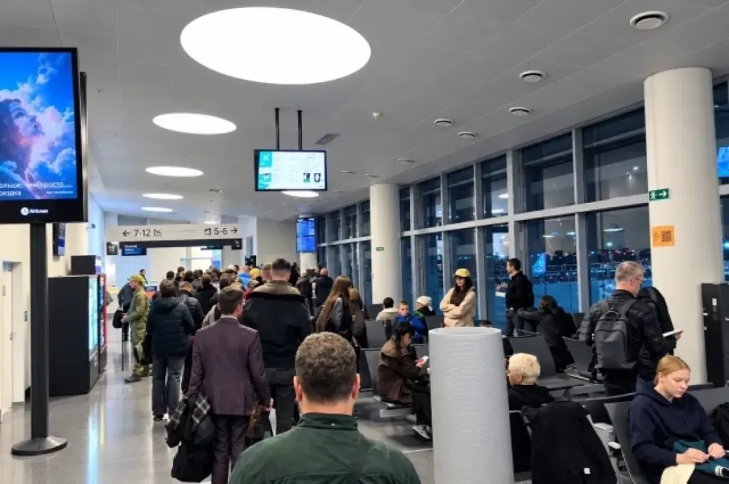 В Курумоче задержано 22 рейса и отменено 10 из-за атаки БПЛА